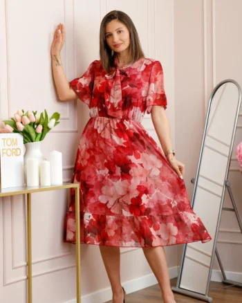 Rochie midi rosie Annalise cu imprimeu floral si funda la decolteu