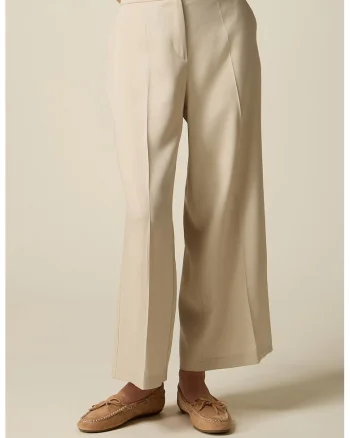 Pantaloni din lyocell cu croiala ampla si pensa, Bej deschis