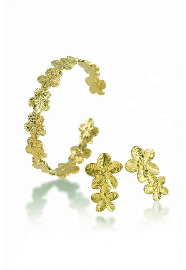Set de bratara rigida si cercei in forma de floare placat cu aur de 18K - 3 piese, Auriu