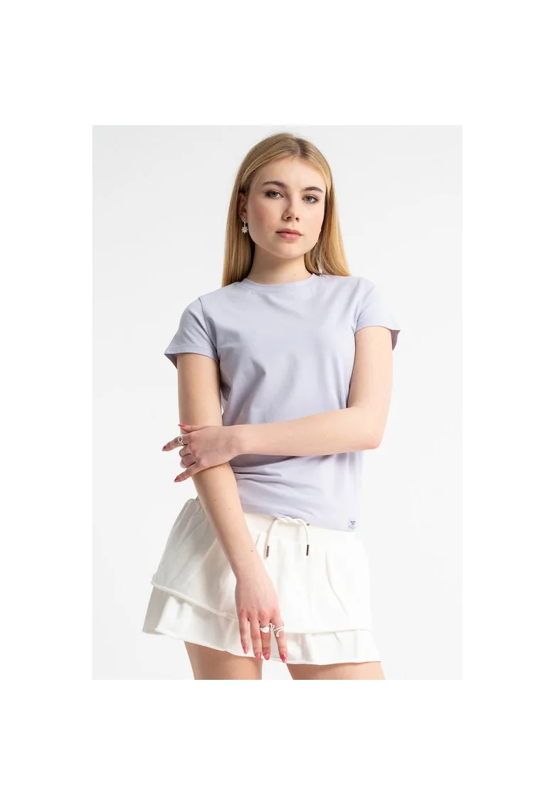 Tricou slim fit cu decolteu la baza gatului