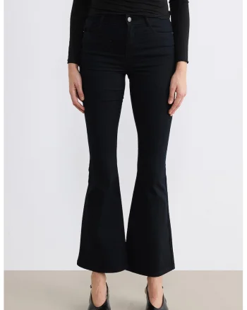 Blugi crop evazati, Negru