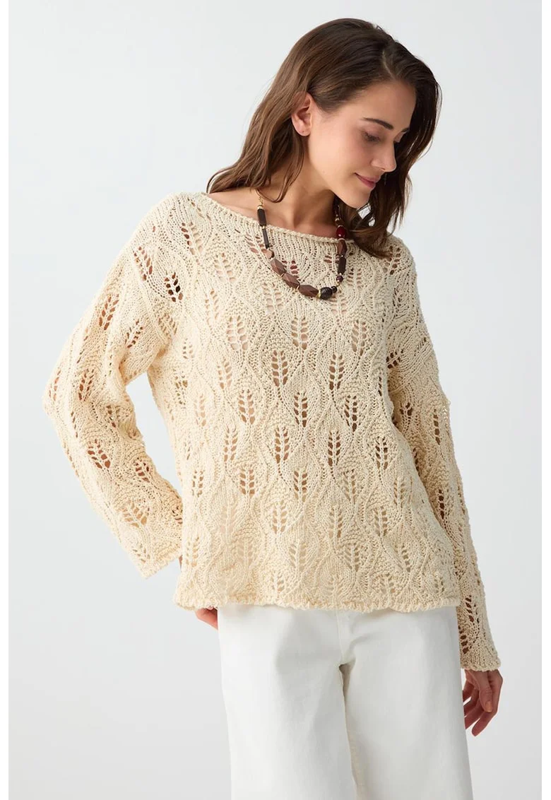 Pulover tricotat cu decolteu rotund si perforatii, Maro camel