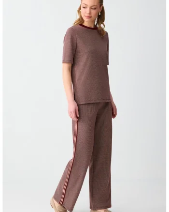 Pantaloni de trening cu croiala dreapta si model in carouri, Alb/Rosu stins