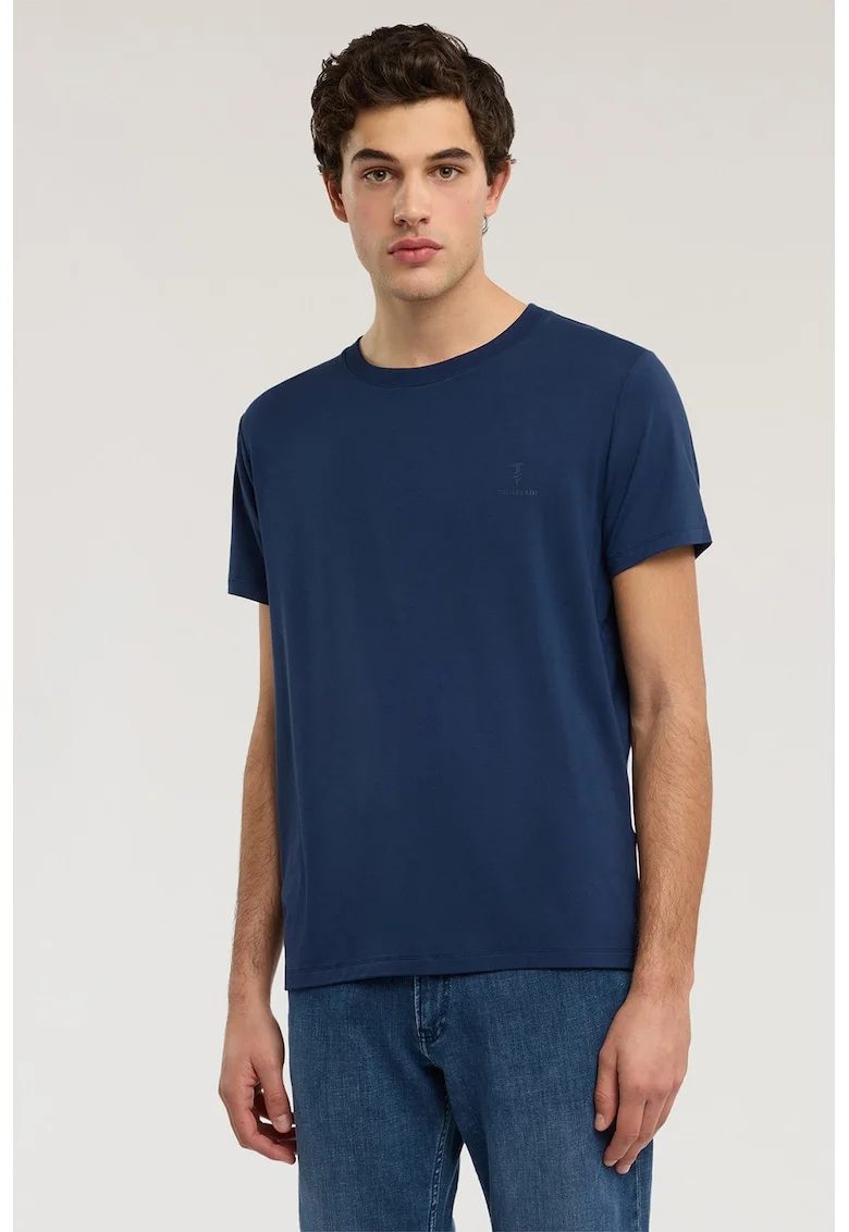 Tricou cu decolteu la baza gatului si model uni