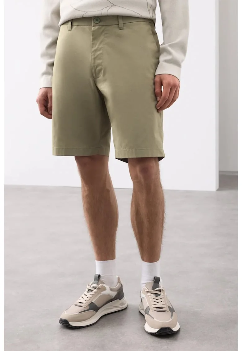 Pantaloni scurti chino cu talie medie, Verde pal