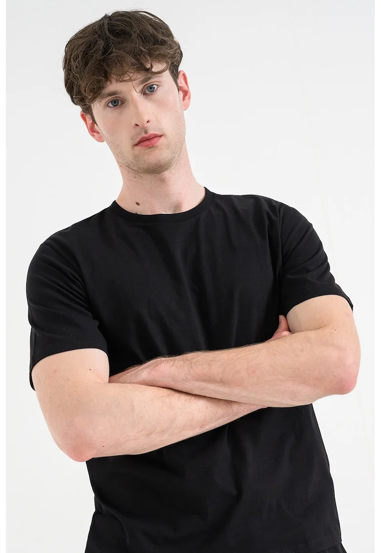 Tricou cu decolteu la baza gatului, imprimeu grafic si model text pe partea din spate, Negru