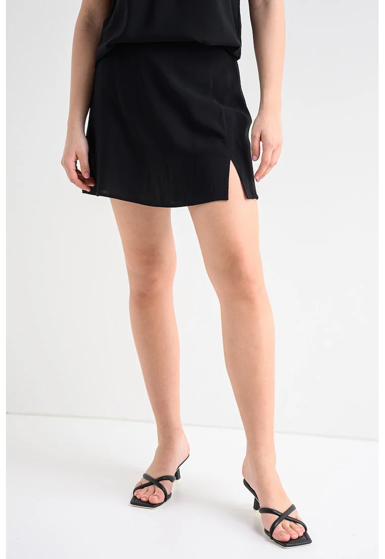 Fusta cu slit lateral, Negru