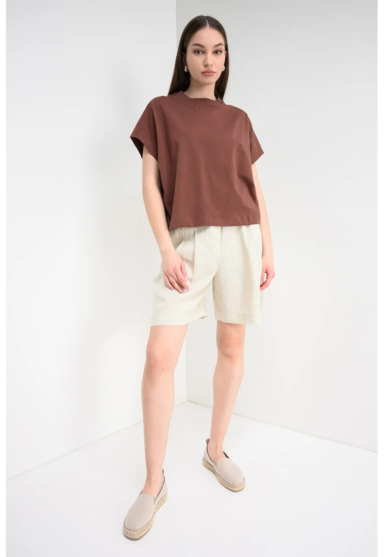 Tricou lejer cu decolteu la baza gatului, Maro pamantiu