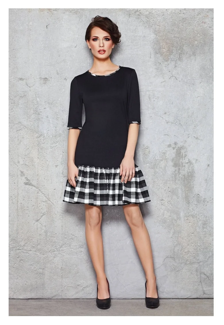 Rochie creion,  S, Negru, model in carouri, bretele, lungime midi, subliniaza formele, stil clasic, material elastic, aspect impecabil