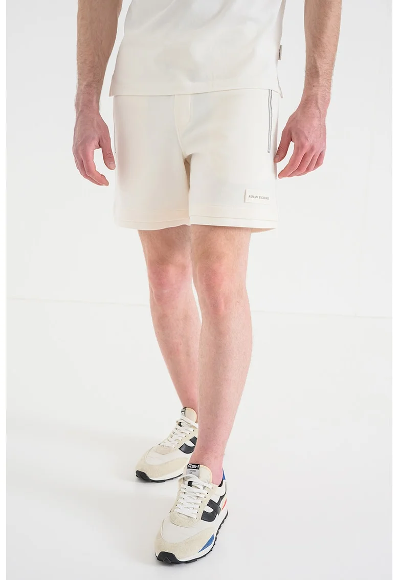 Pantaloni scurti cu snur si buzunare cu fermoar, Alb