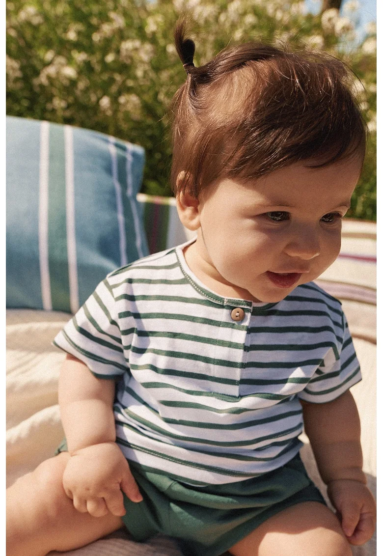 Tricou cu model in dungi cu fenta cu nasturi, Verde inchis/Alb murdar