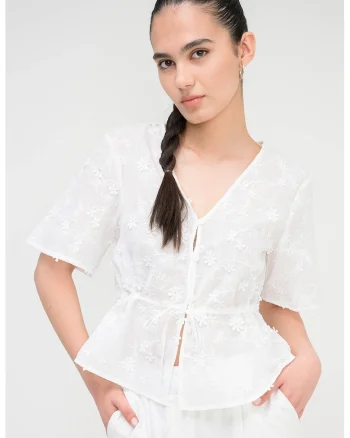 Bluza cu maneci scurte si model cu broderie florala, Crem