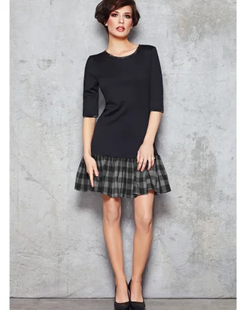 Rochie De Dama,  Model Cambrat In Carouri Cu Volan, Gri, 80% Poliester 15% Vascoza 5% Elastan, Rochie Midi Cu Maneca Scurta, Rochii Elegante De Dama, Tinuta Luxoasa Rafinata, Fabricata In Polonia, Fashion Premium Pentru Office, Gri