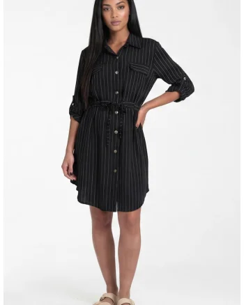 Rochie  model M1325, neagra, croiala dreapta, decolteu tip camasa, maneca 3/4, curea in talie