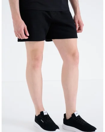 Pantaloni scurti cu snururi si model uni, Negru