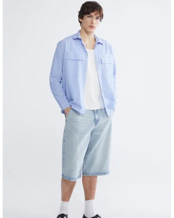 Pantaloni scurti din denim cu croiala lejera si buzunare aplicate, Albastru deschis