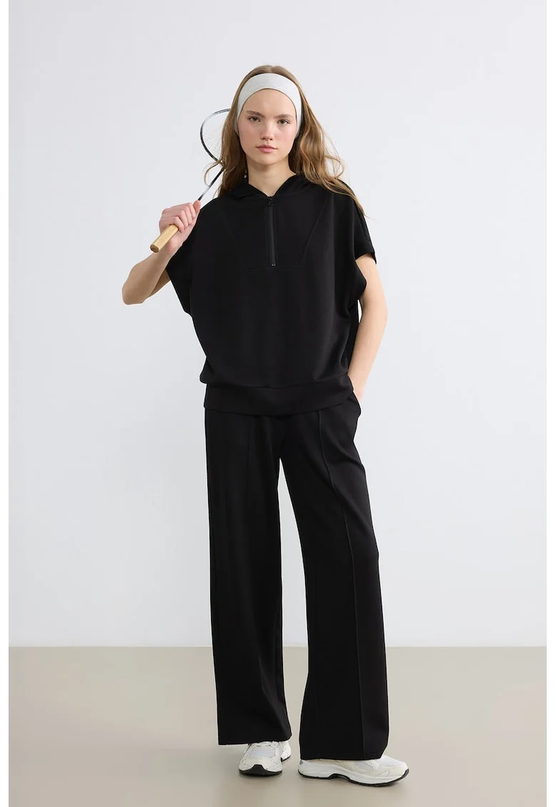 Tricou cu fenta cu fermoar si gluga, Negru