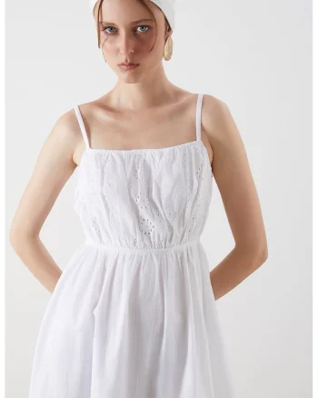 Rochie scurta cu broderie si bretele ajustabile, Alb