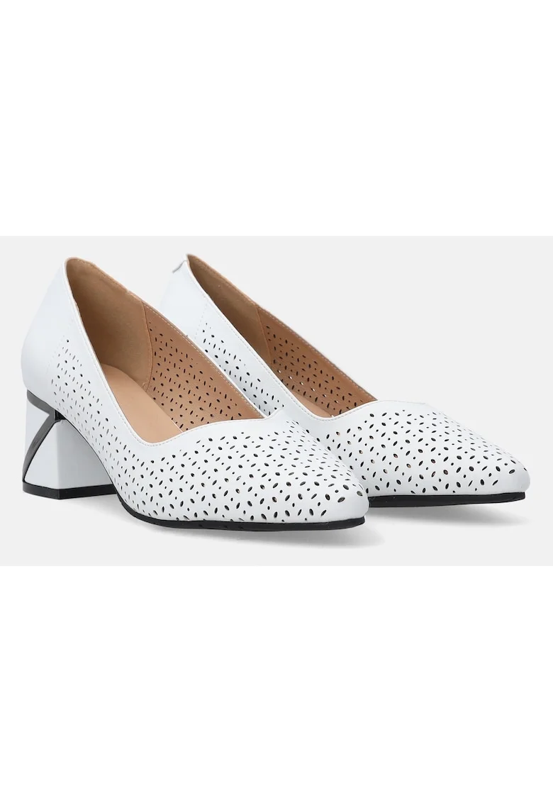 Pantofi din piele naturala cu design ajurat
