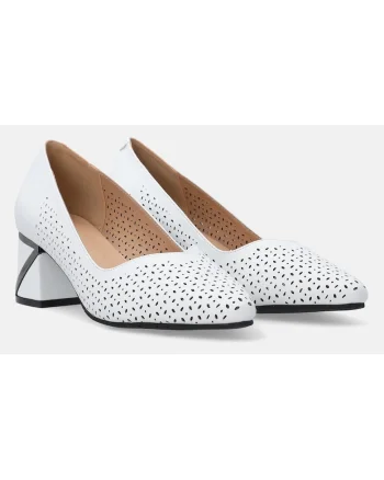 Pantofi din piele naturala cu design ajurat