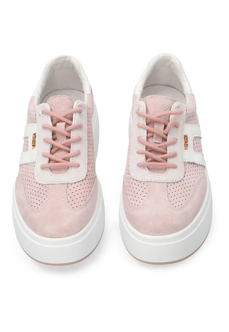 Pantofi sport cu profil jos si perforatii