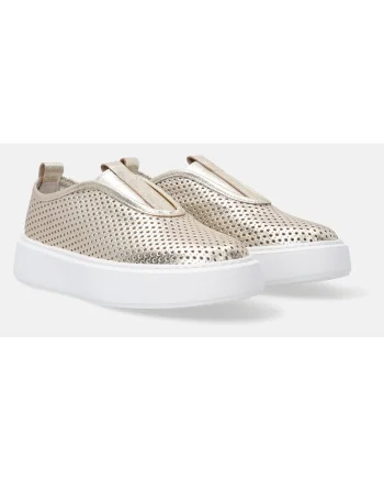 Pantofi sport cu aspect metalizat si perforatii,