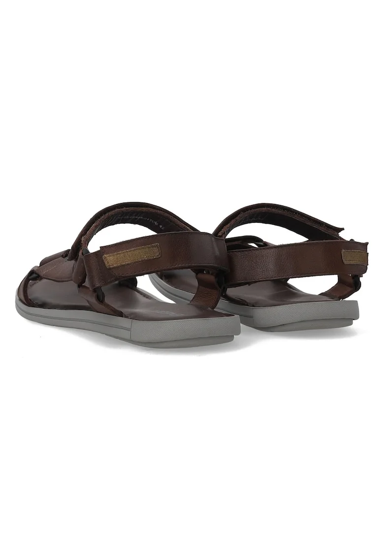 Sandale cu talpa joasa din piele cu velcro