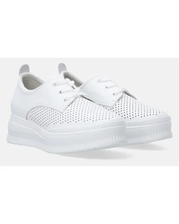 Pantofi sport cu perforatii si varf rotund,