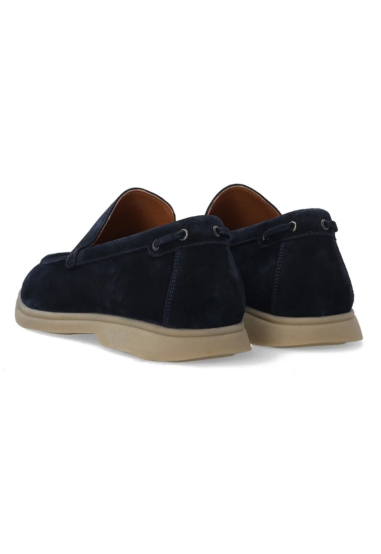 Pantofi loafer din piele intoarsa cu detaliu metalic la spate