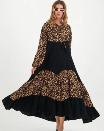 Rochie cu imprimeu animal print si volane, din vascoza
