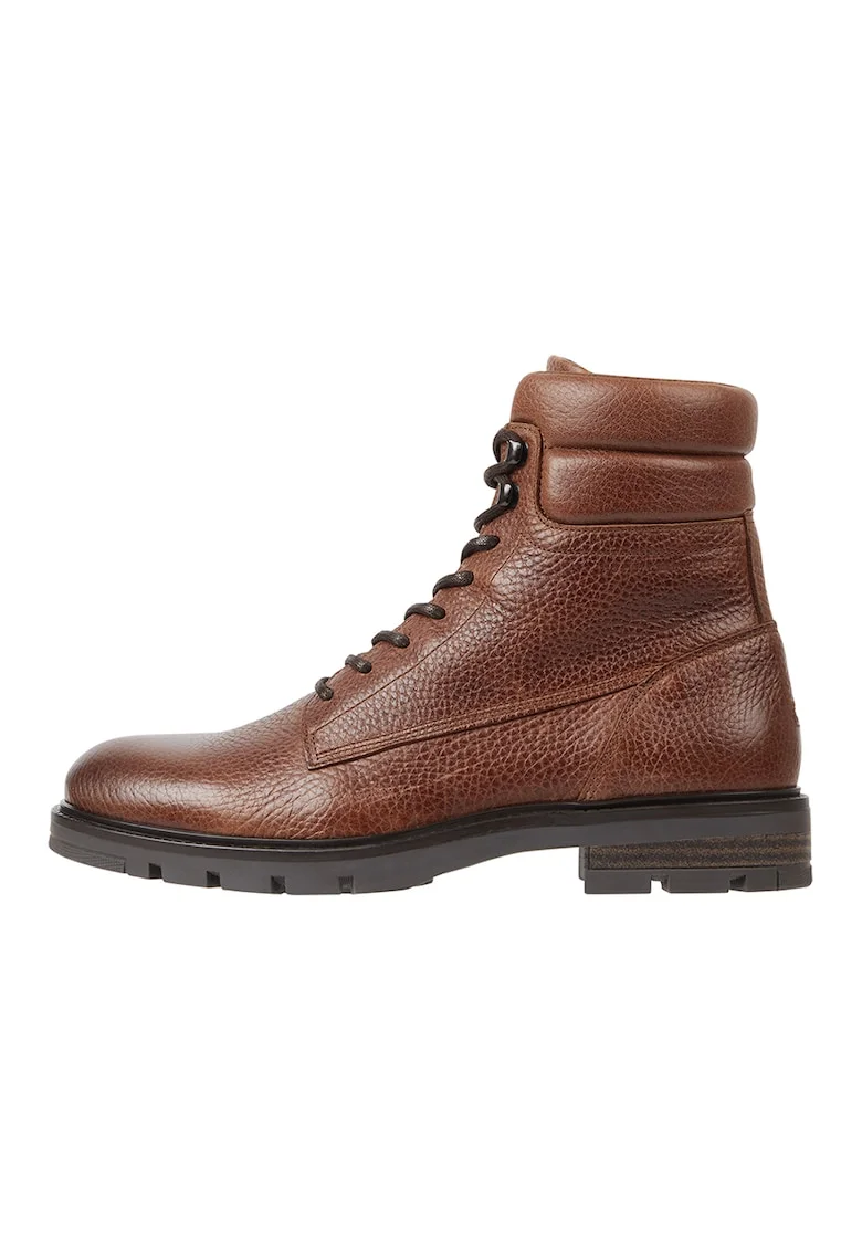Ghete de piele, Caramel