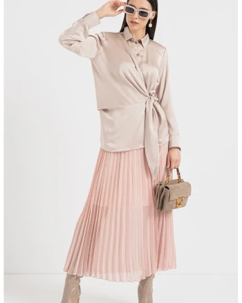 Bluza cu aspect de satin si fenta cu nasturi Majori, Bej