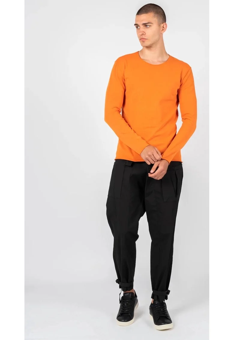 Bluza cu decolteu rotund,