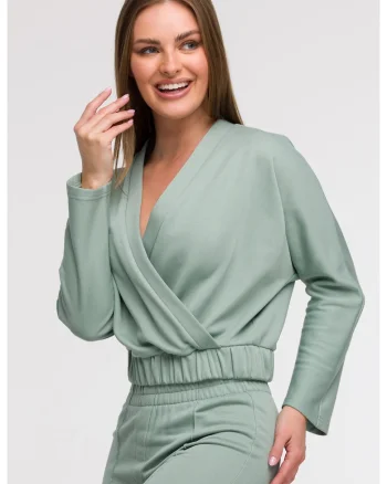 Bluza cu decolteu petrecut,