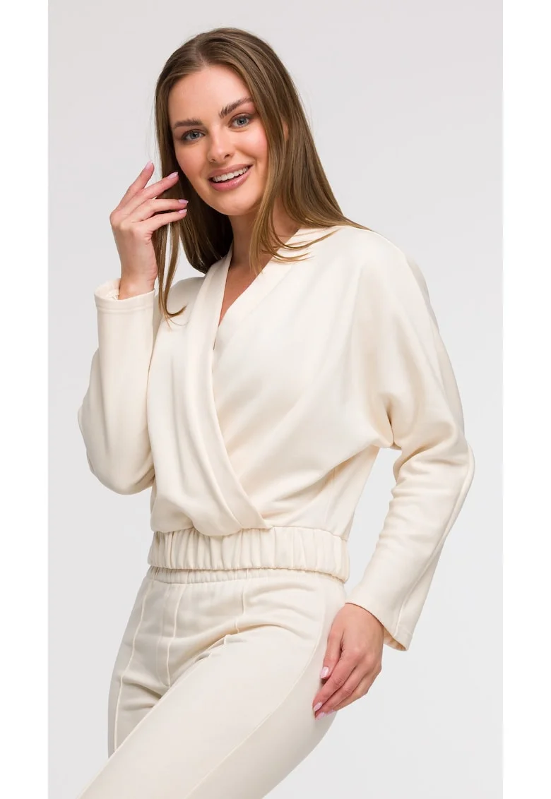 Bluza cu decolteu petrecut,