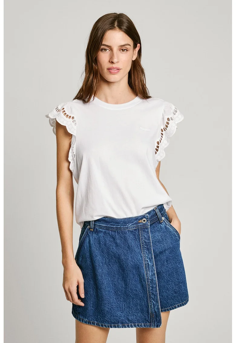 Tricou cu decolteu la baza gatului si maneci brodate, Alb