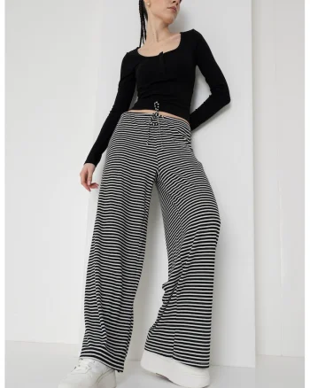 Pantaloni cu croiala ampla si model in dungi, Negru/Alb murdar