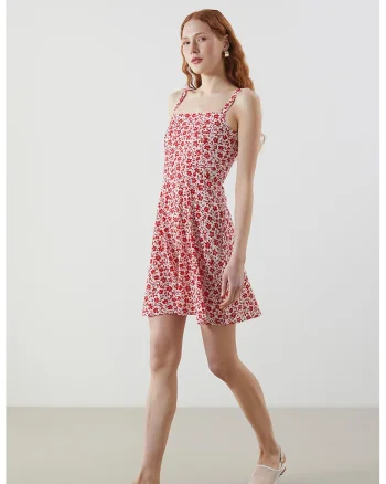 Rochie cu decolteu patrat si imprimeu floral, Rosu/Alb