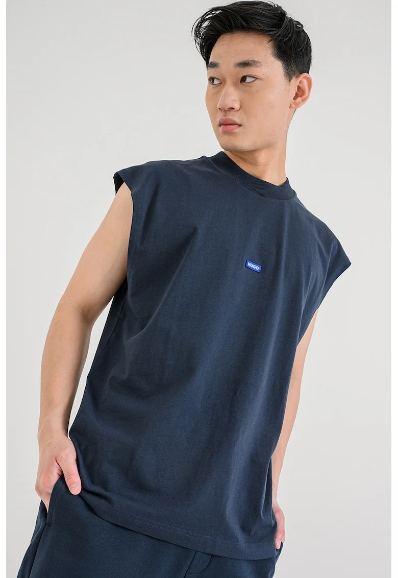 Tricou fara maneci cu decolteu la baza gatului Navertz