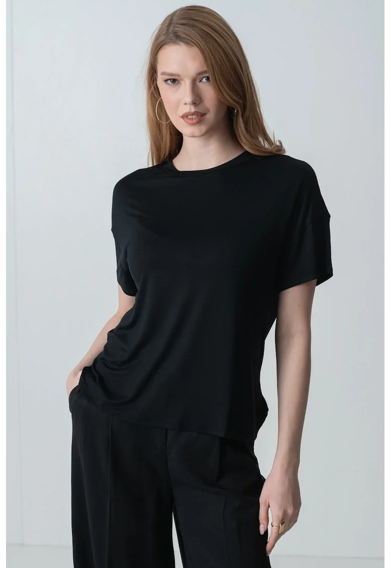 Tricou reguler fit cu decolteu la baza gatului, Negru