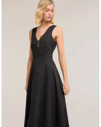 Rochie midi evazata fara maneci cu decolteu in V, Negru