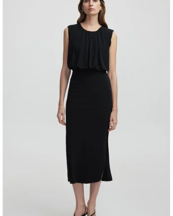 Rochie cambrata cu slit lateral, Negru