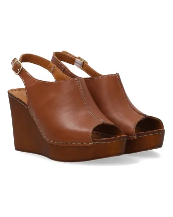 Sandale din piele cu talpa wedge si catarama