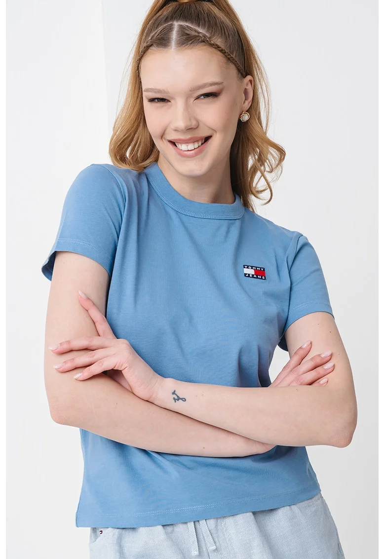 Tricou cu decolteu la baza gatului si logo