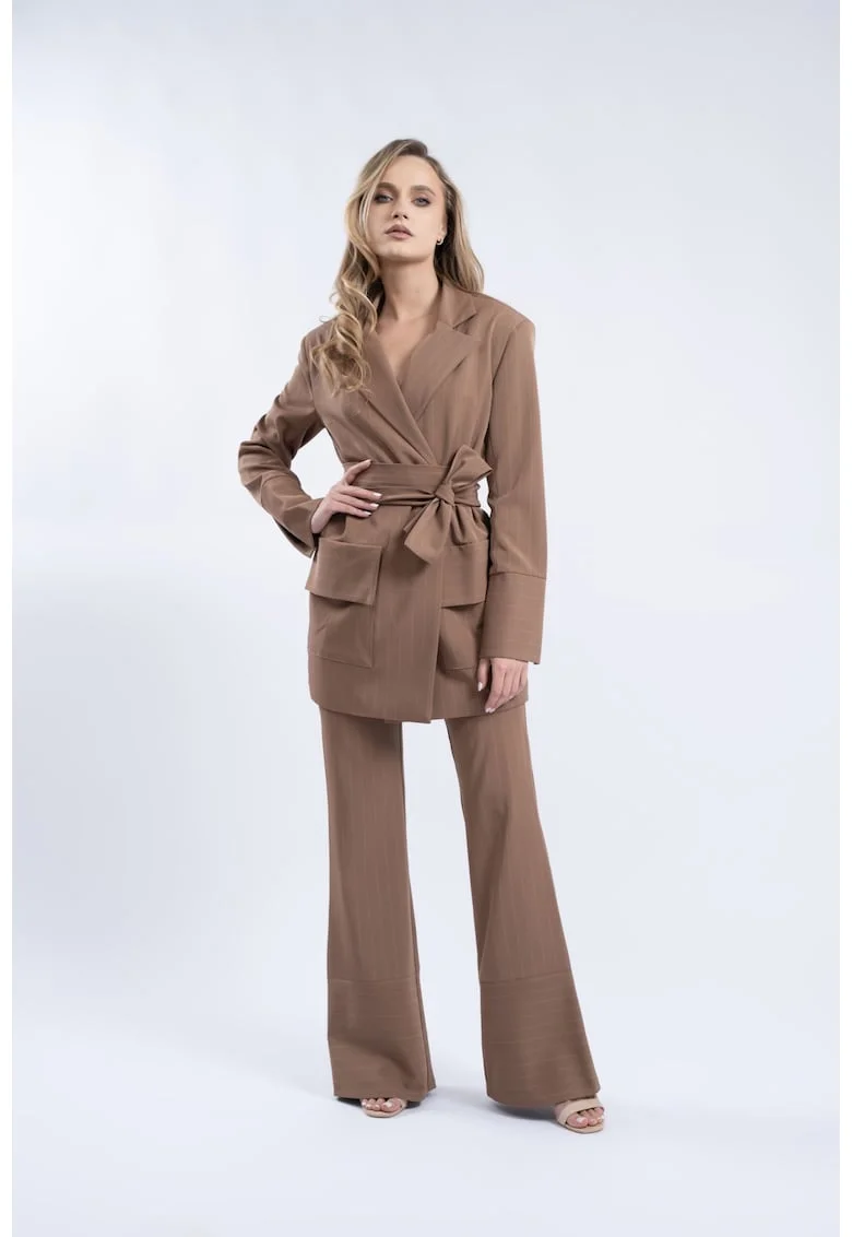 Pantalon evazat cu dungi fine