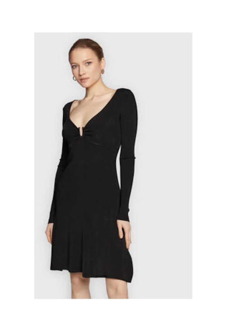 Rochie tricotata cu decolteu amplu