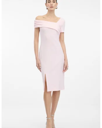 Rochie cambrata cu decolteu asimetric, Roz pastel