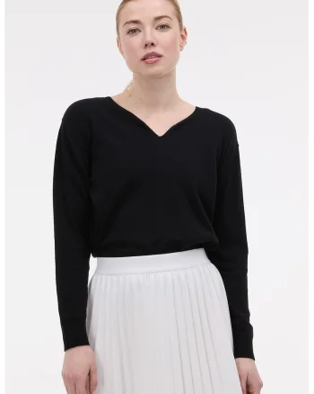Pulover tricotat fin cu decolteu in V, Negru