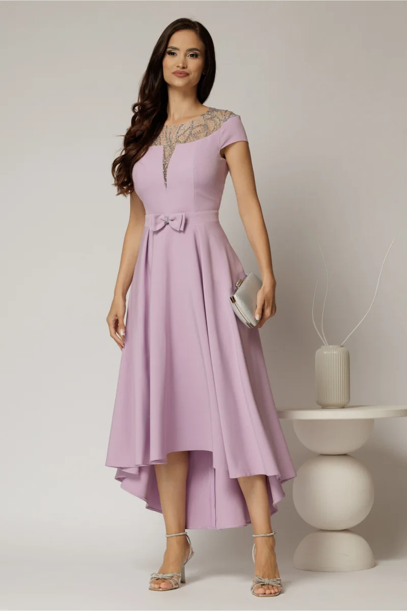 Rochie DY Fashion asimetrica lila cu funda in talie si aplicatii la decolteu