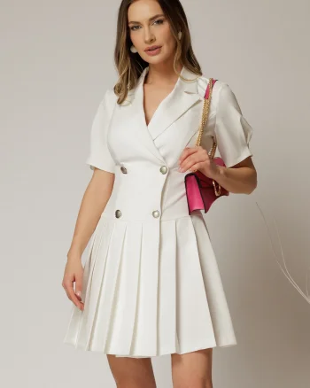 Rochie scurta alba tip sacou cu pliuri pe fusta